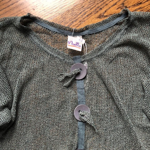 NWOT Noelle Mesh/Netted Pull Over Boutique Top, OSFA - Picture 2 of 3